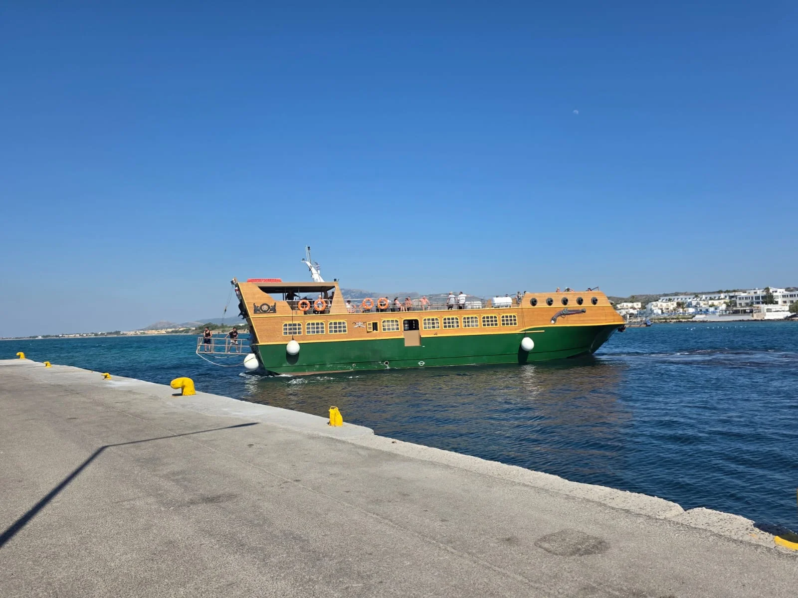 Gallery image for Three Islands & Turquoise Waters Cruise