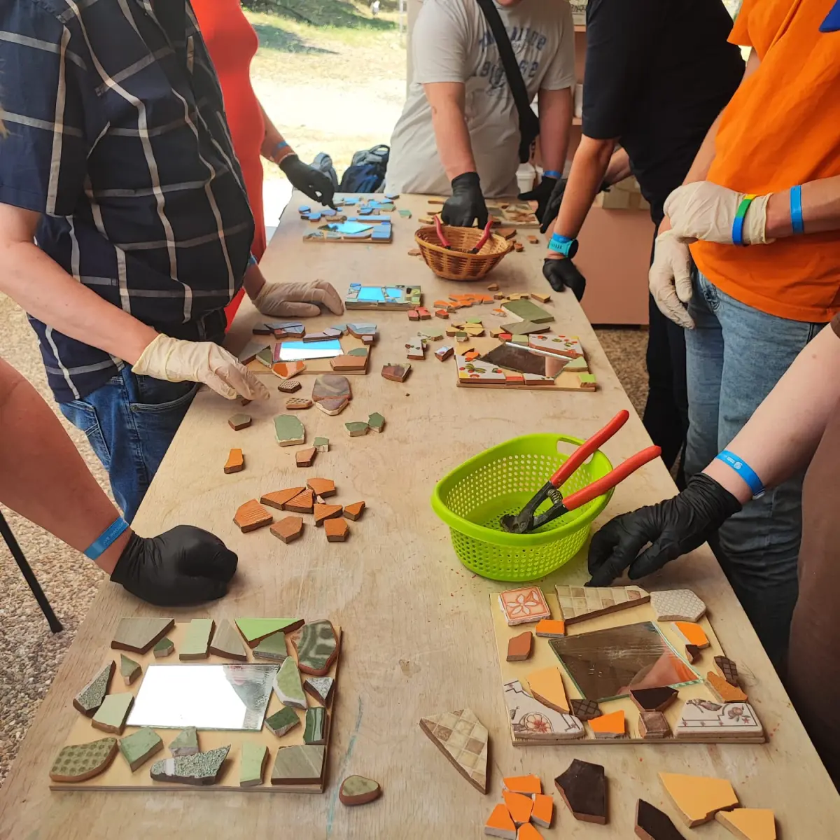Gallery image for Mosaic Mirror Workshop – A Creative Pause in Nature