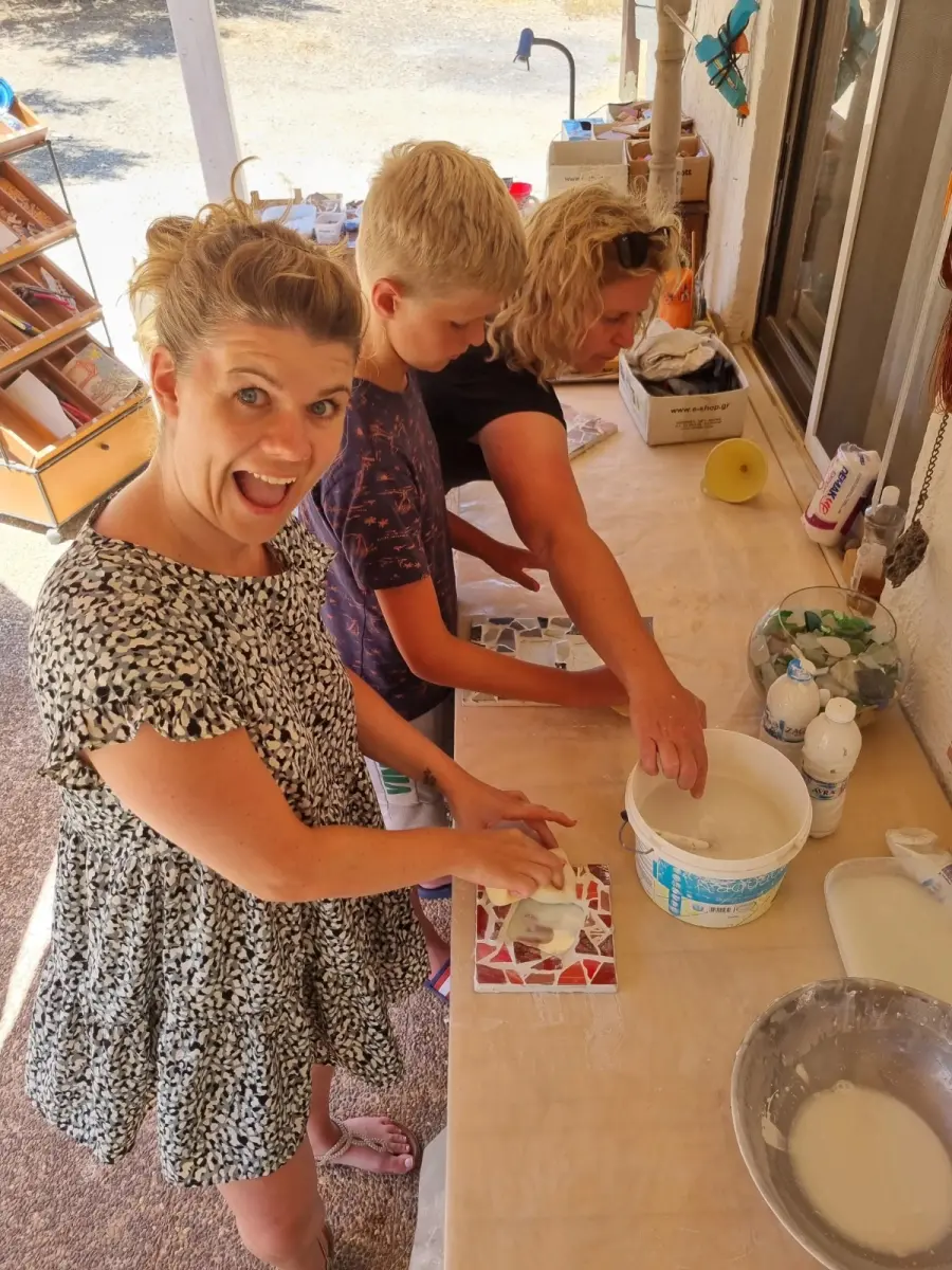 Gallery image for Mosaic Mirror Workshop – A Creative Pause in Nature